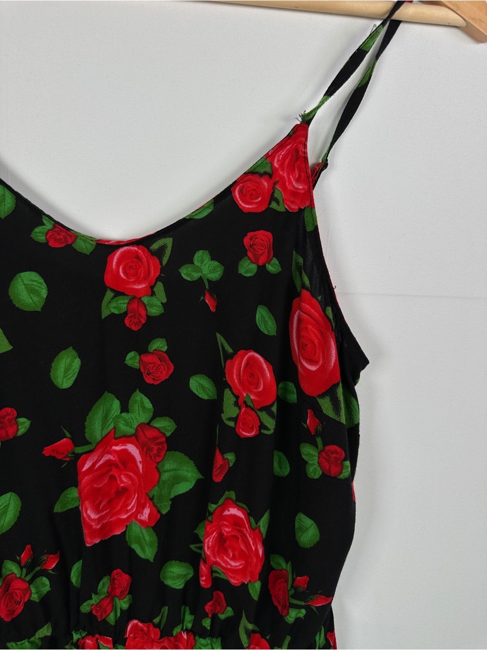 Suzy Shier Floral Romper Red Rose Print Black Size M 90s Grunge - Picture 3 of 5